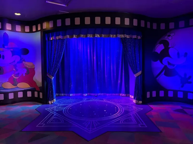 Mickey and Minnie 100th Anniversary Character Greeting